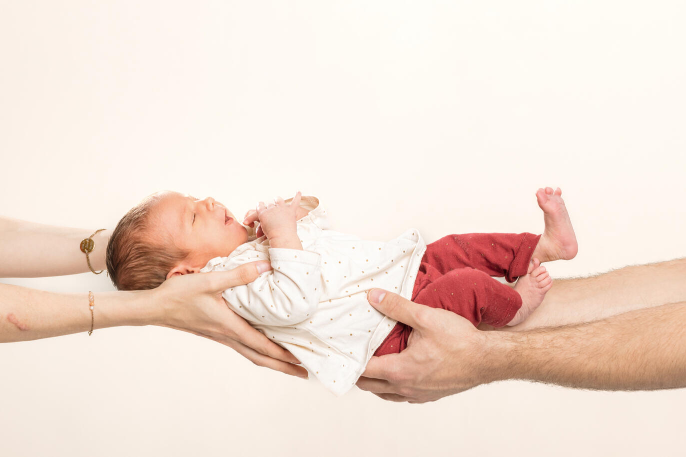 Portrait bébé endormi — studio Deux-Quatre, Guebwiller Portrait bébé endormi — studio Deux-Quatre, Guebwiller