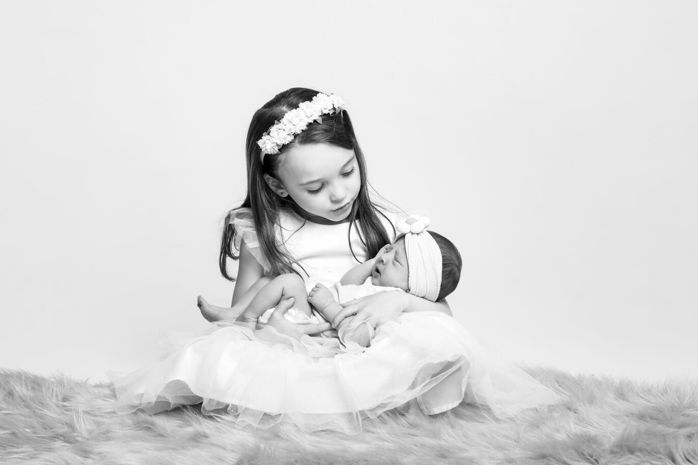 Portrait nouveau-né naturel — studio Deux-Quatre, Guebwiller Portrait nouveau-né naturel — studio Deux-Quatre, Guebwiller