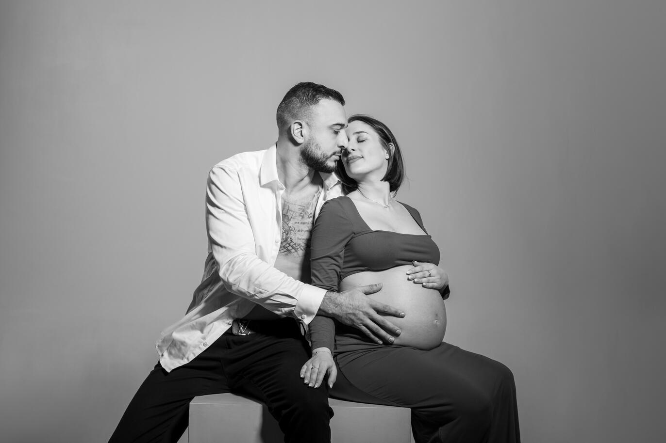 Séance maternité couple — studio Deux-Quatre, Guebwiller
